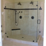 abc-l-showerdoor-with-orb-hardware