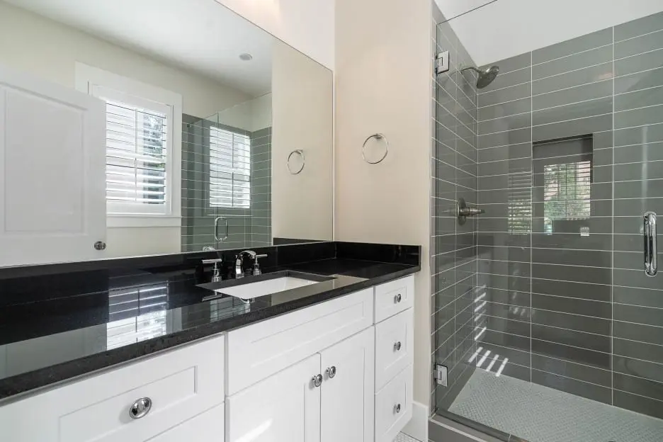 inline shower door door and panel using starphire glass and c