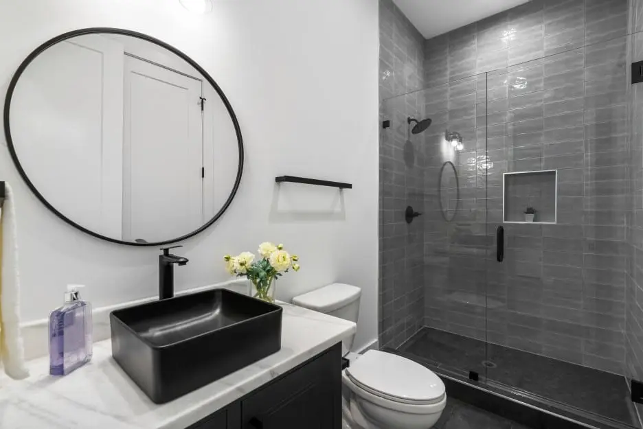inlne shower door door and panel using starphire glass and ma